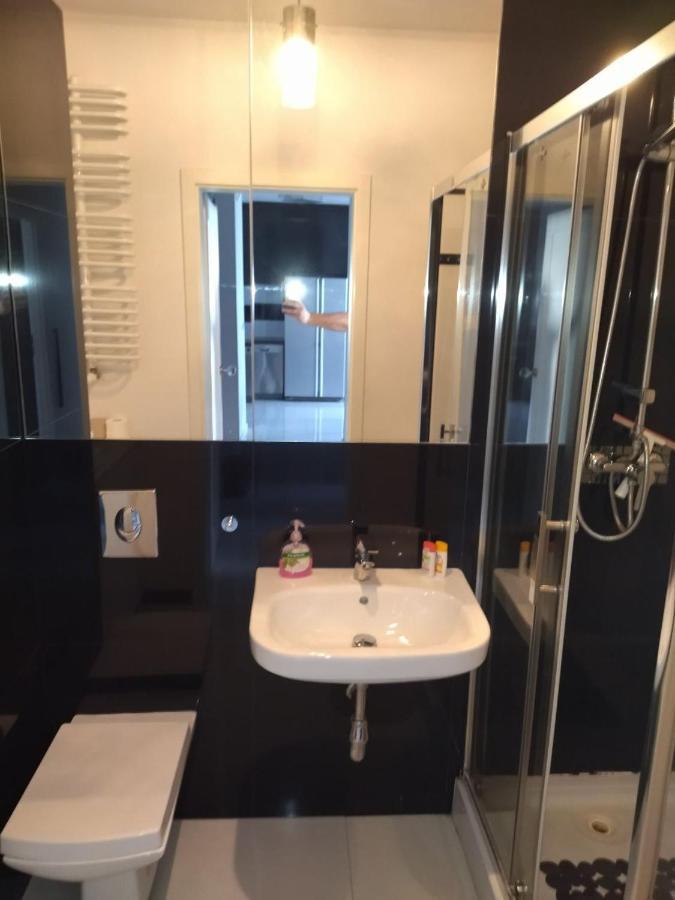 House4You Apartament Sakura Airport Chopin Warszawa Eksteriør bilde